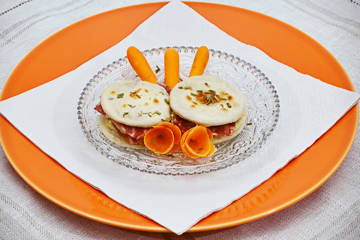 tartne di chapati con salame e mousse di zucchine_pagina