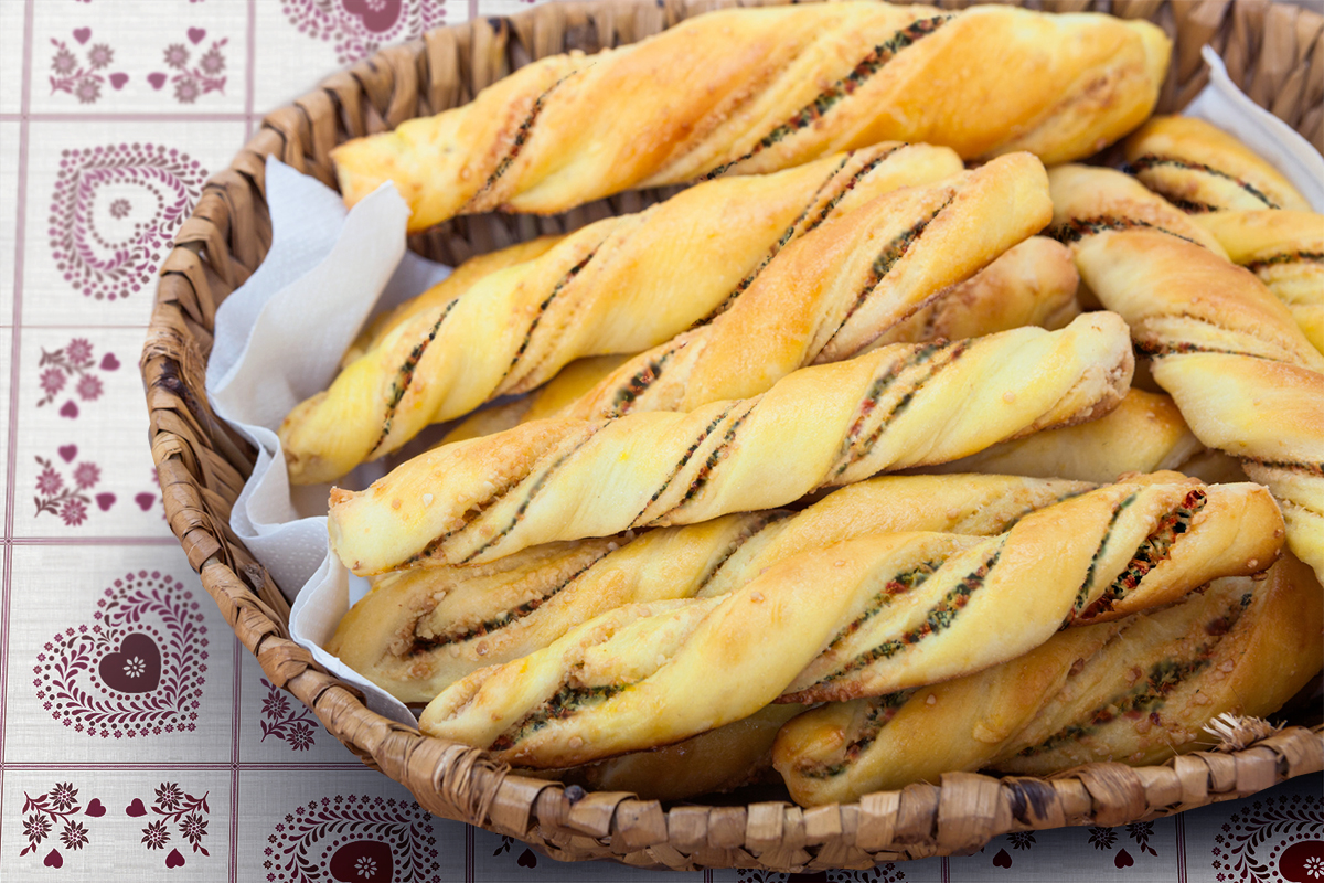 Bread sticks with penaut Bread sticks with penaut